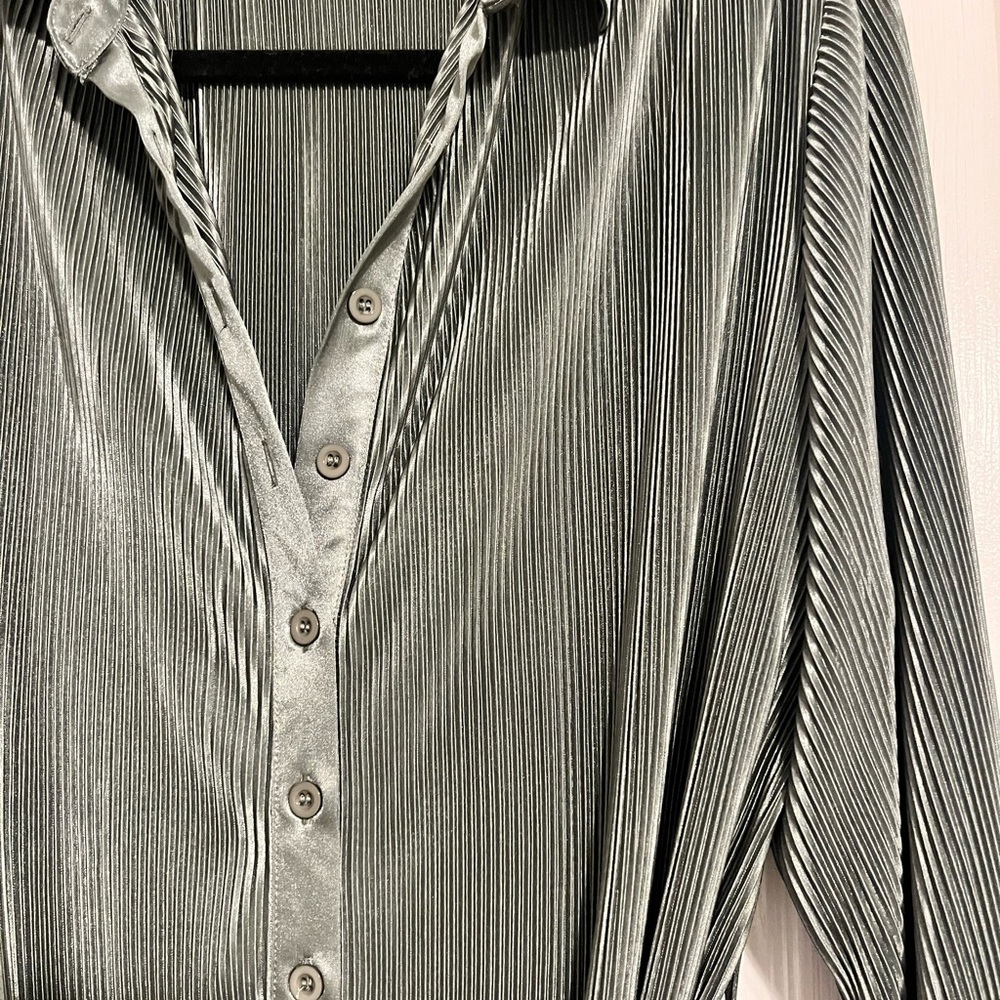 Mable Pleated Dress - Picture 4 of 6